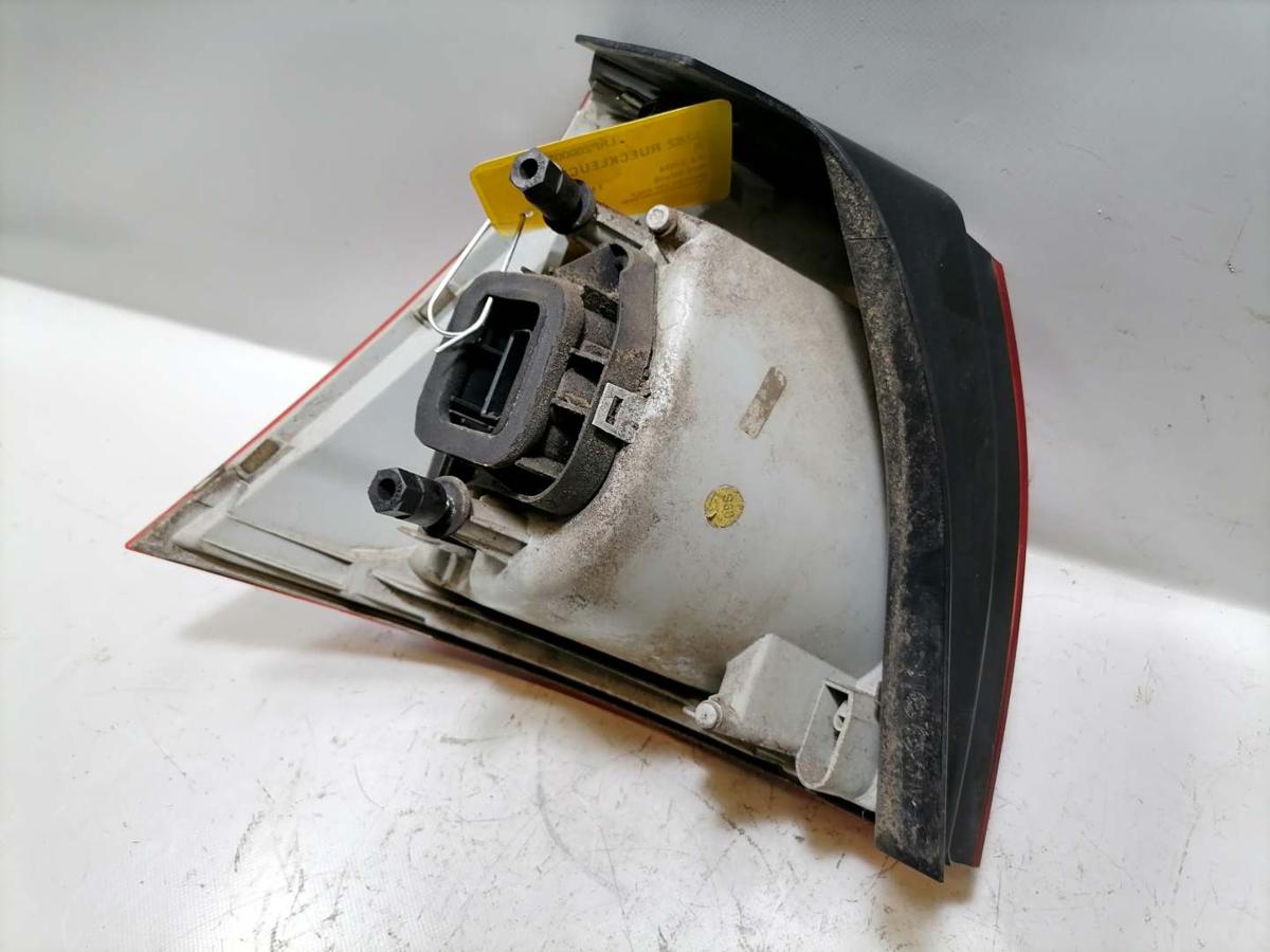 VW Golf V original Rücklicht Rückleuchte außen rechts Fließheck BJ04